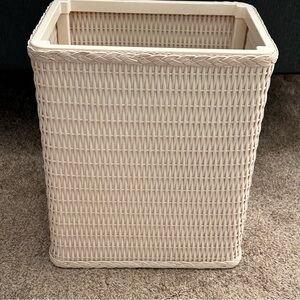Harvey Wastebasket